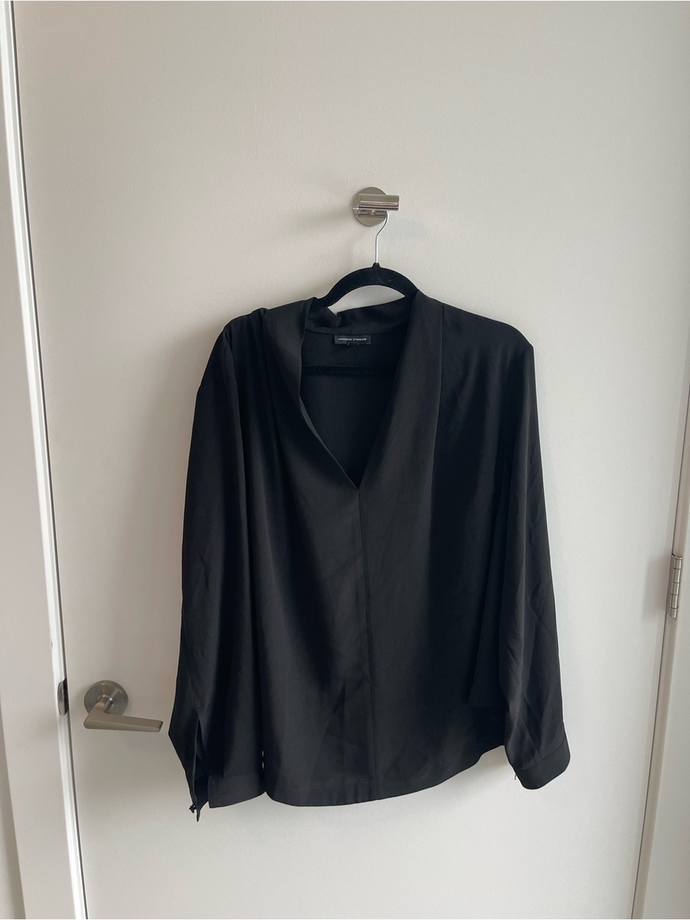 Universal Standard Black V-Neck Long Sleeve Blouse